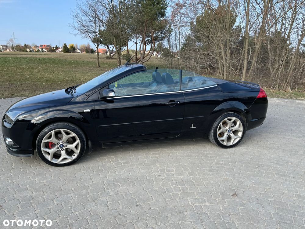 Ford Focus 2.0 16V Titanium - 11