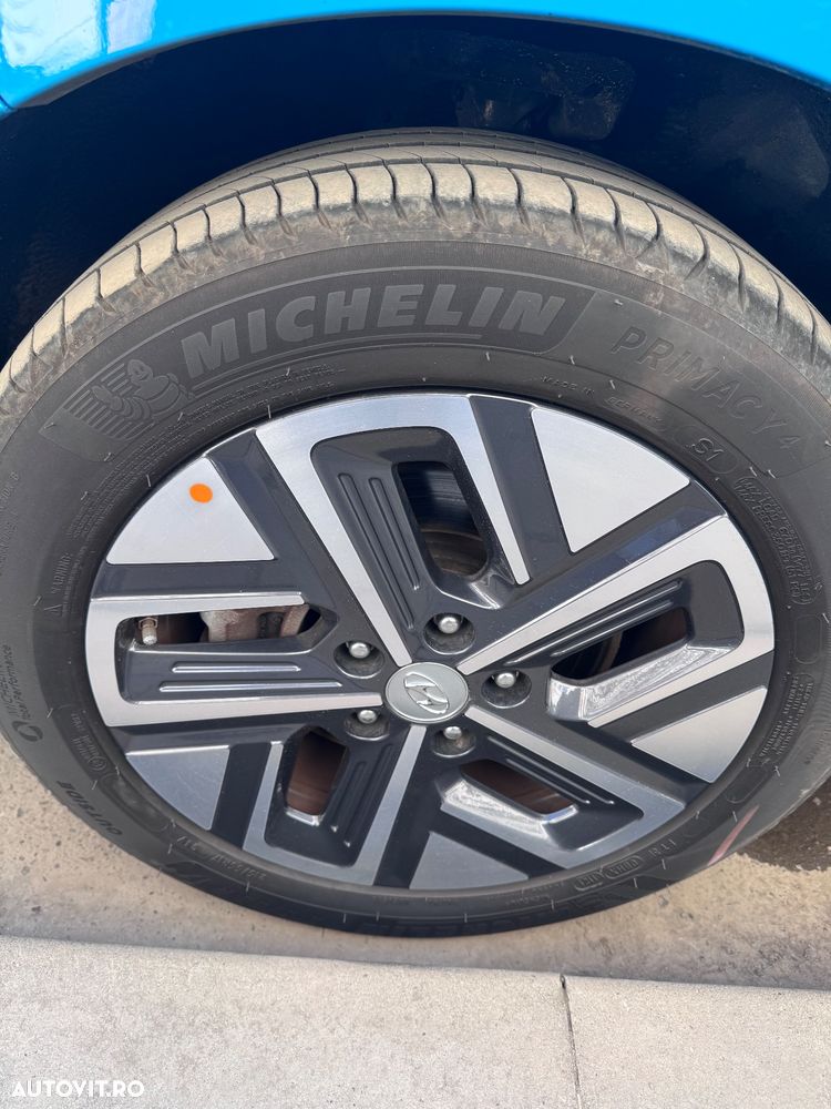 Hyundai KONA Select - 11