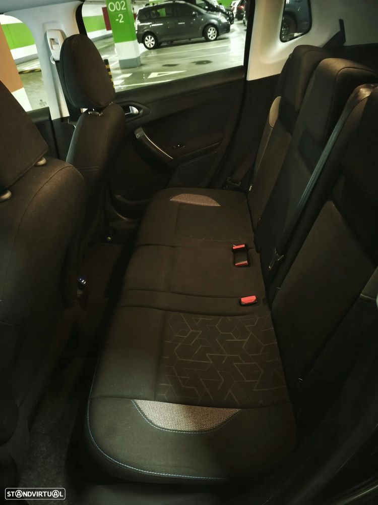 Peugeot 2008 1.2 PureTech Style - 8