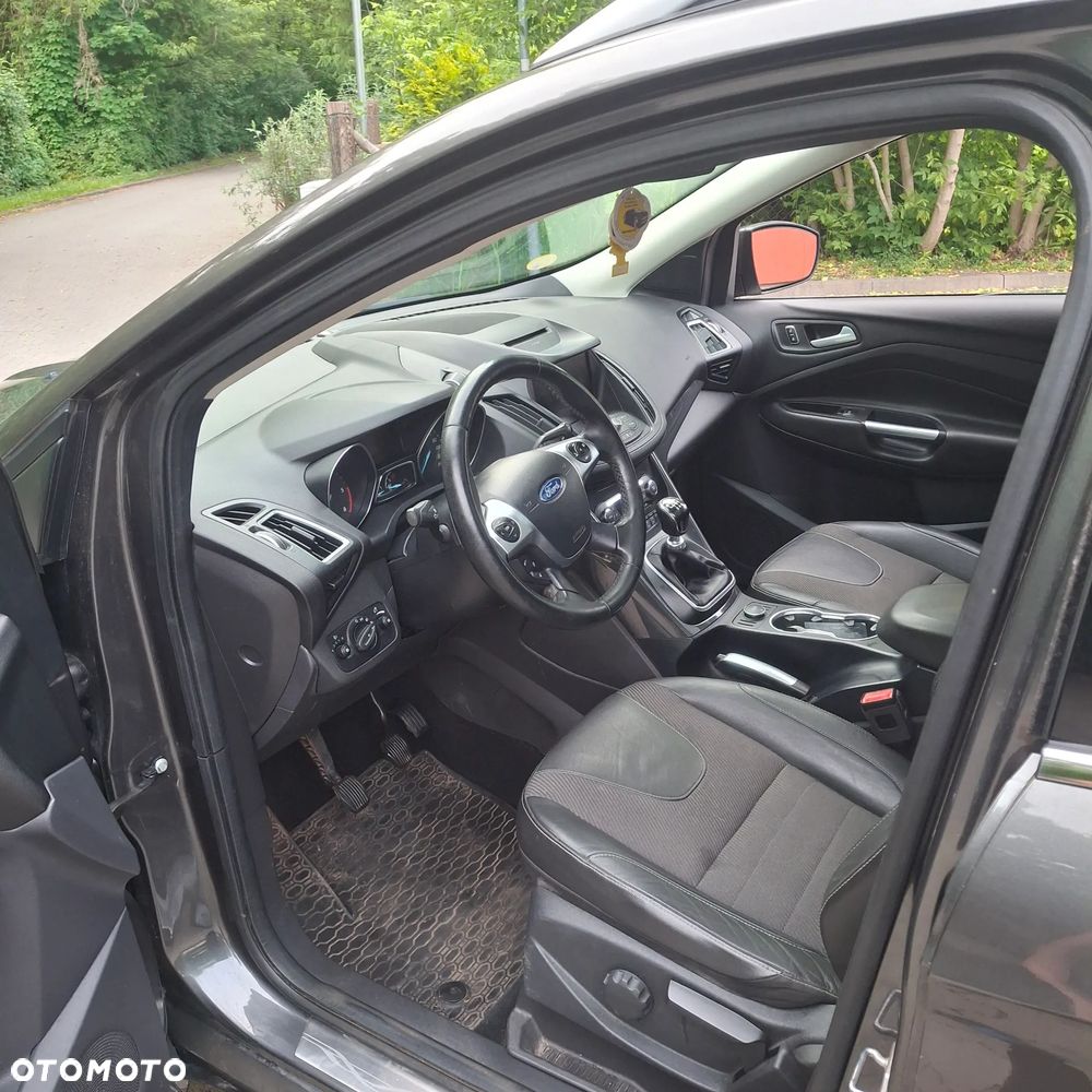 Ford Kuga 2.0 TDCi 4x4 Titanium - 10