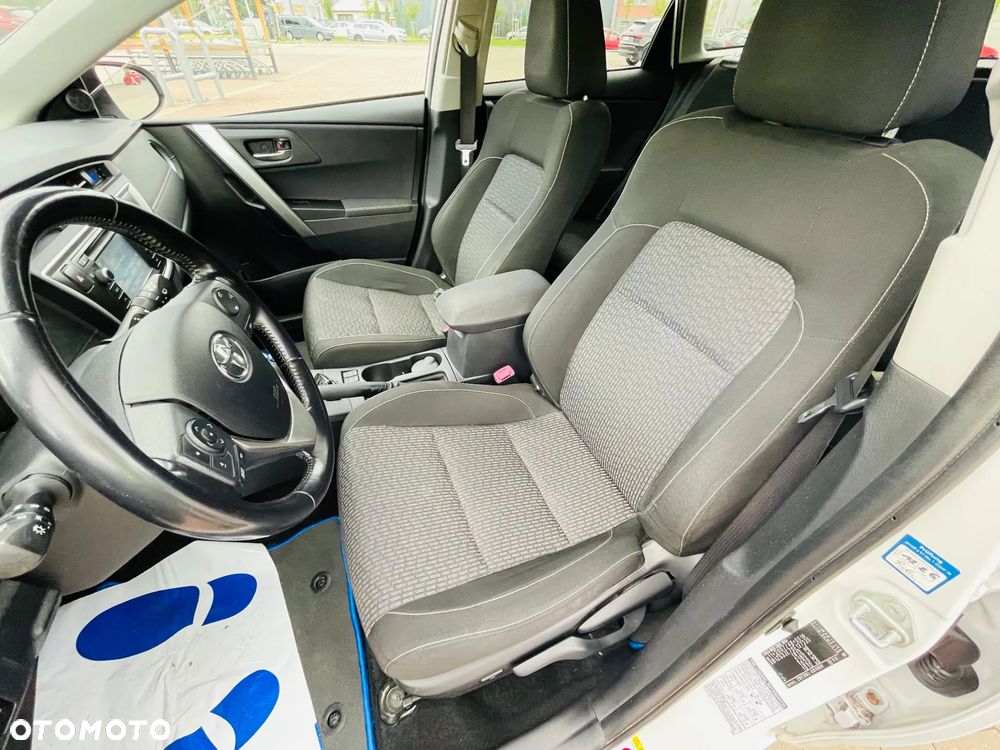 Toyota Auris 1.8 HSD Luna - 10