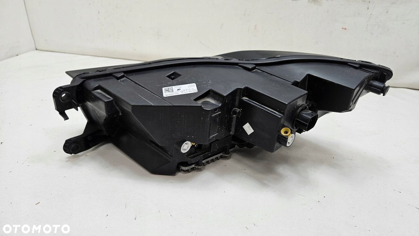 LAMPA PRAWA PRZÓD JAGUAR I-PACE X590 HIGH J9D3 - 9