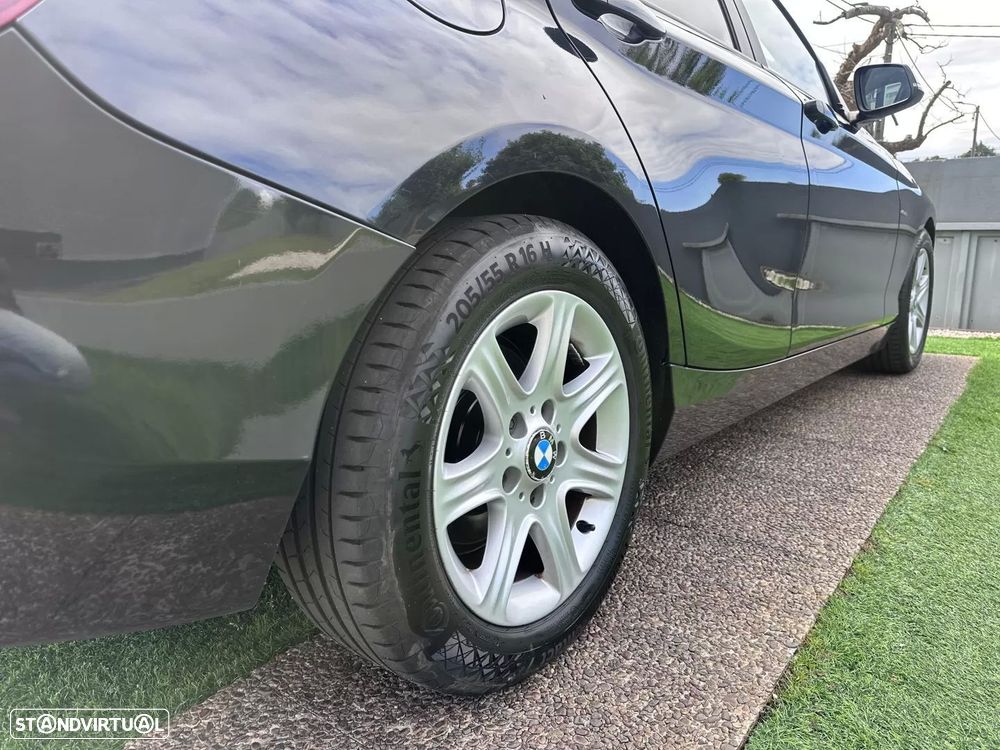 BMW 116 d EDynamics Line Sport — fotografia 21