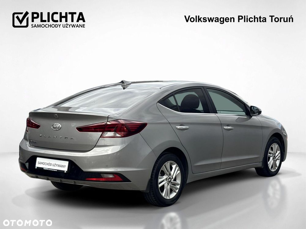 Hyundai Elantra 1.6 Comfort - 7