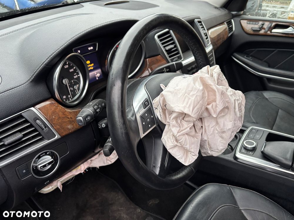 Mercedes-Benz GL - 23