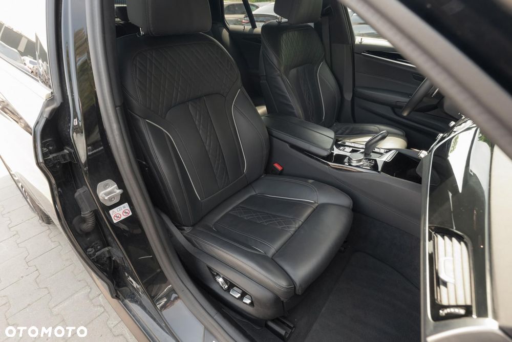 BMW Seria 5 540i xDrive mHEV M Sport sport - 16