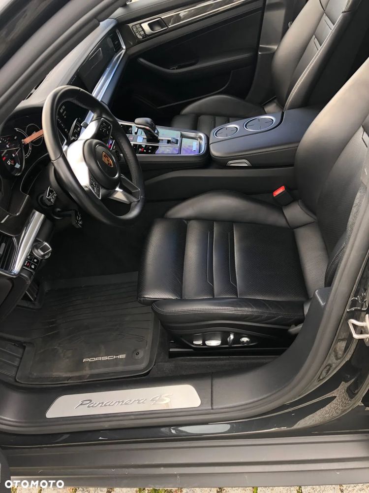 Porsche Panamera - 8