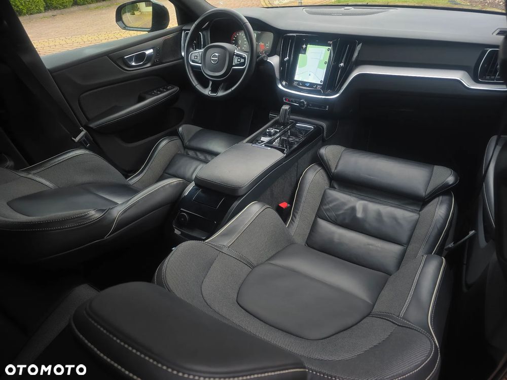 Volvo V60 T6 AWD Plug-In Hybrid Inscription Expression - 25
