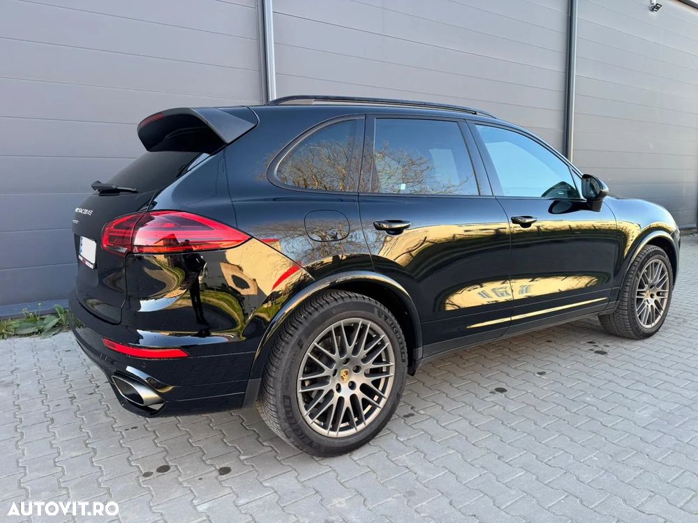 Porsche Cayenne 3.0 L - 5