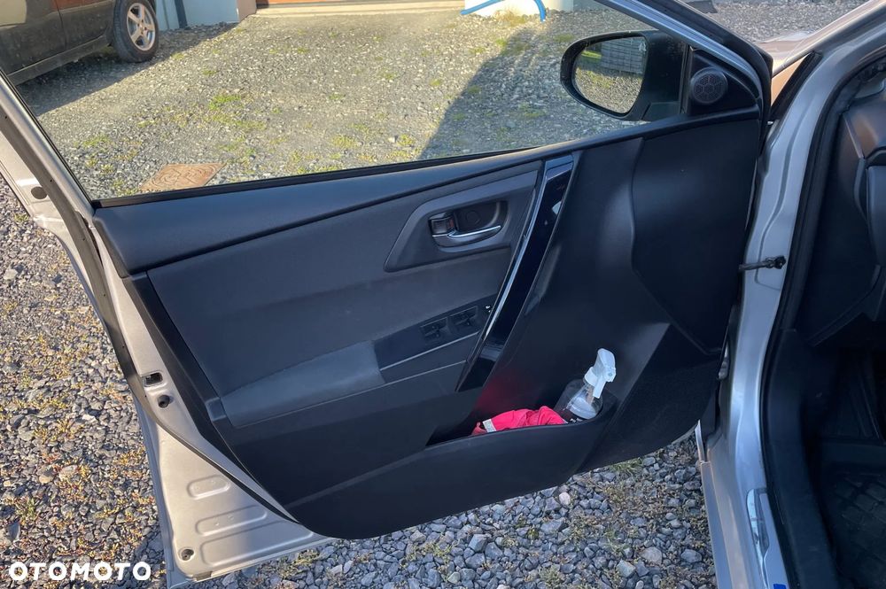 Toyota Auris 1.8 HSD Luna - 10