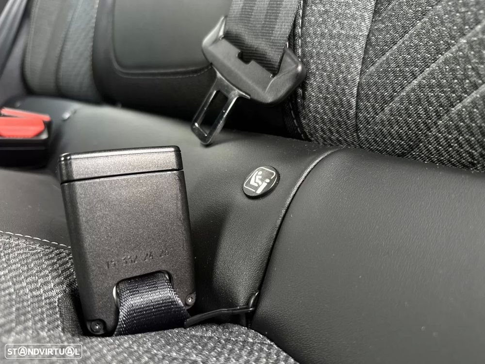 Peugeot 2008 1.2 Hybrid Allure e-DCS6 - 15