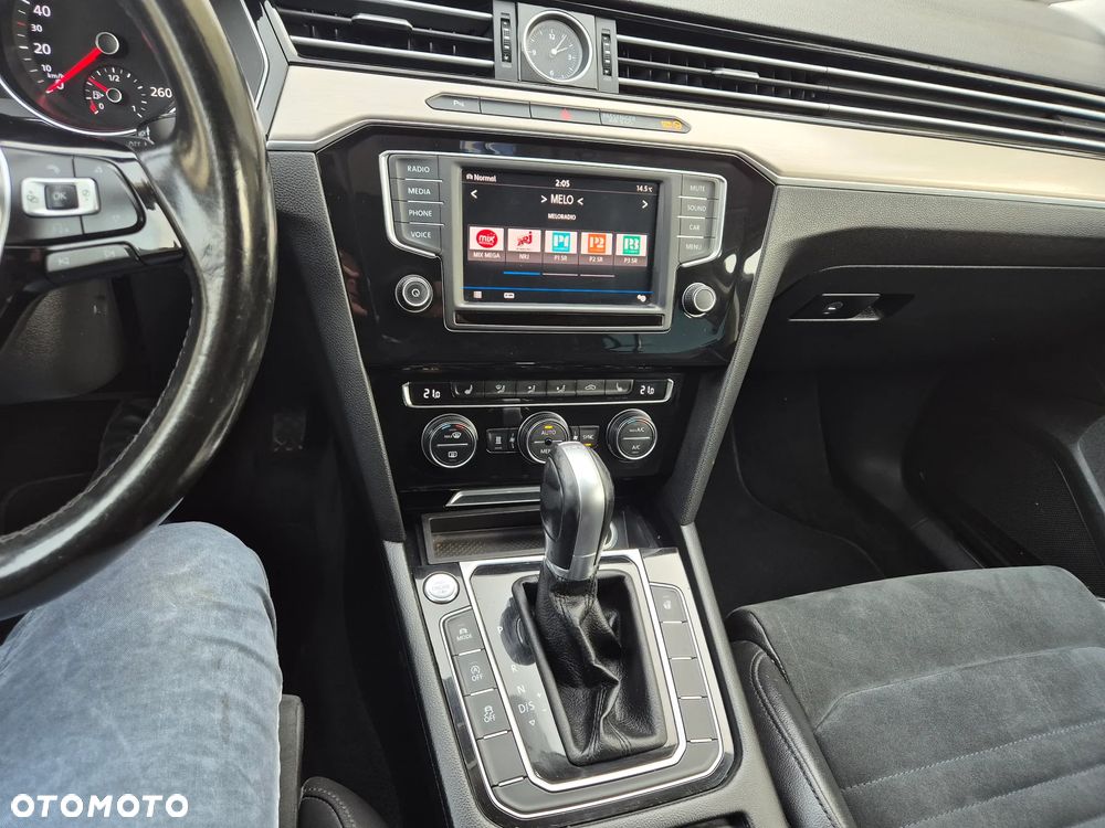Volkswagen Passat 2.0 TDI SCR (BlueMotion Technology) DSG Highline - 8