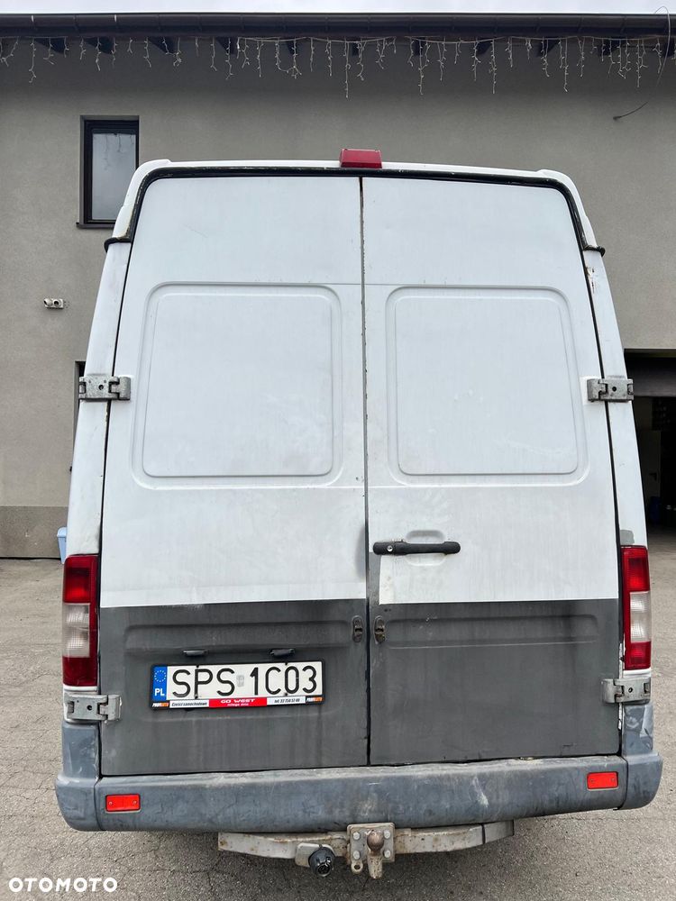 Mercedes-Benz 311 - 3