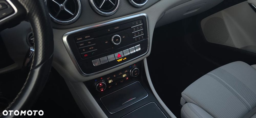 Mercedes-Benz CLA 220 4-Matic - 32