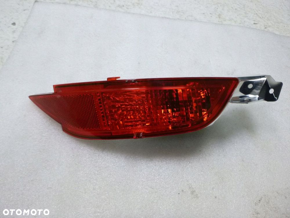 FORD FIESTA C-MAX LAMPA PRZECIWMGIELNA PRAWY TYŁ - 2