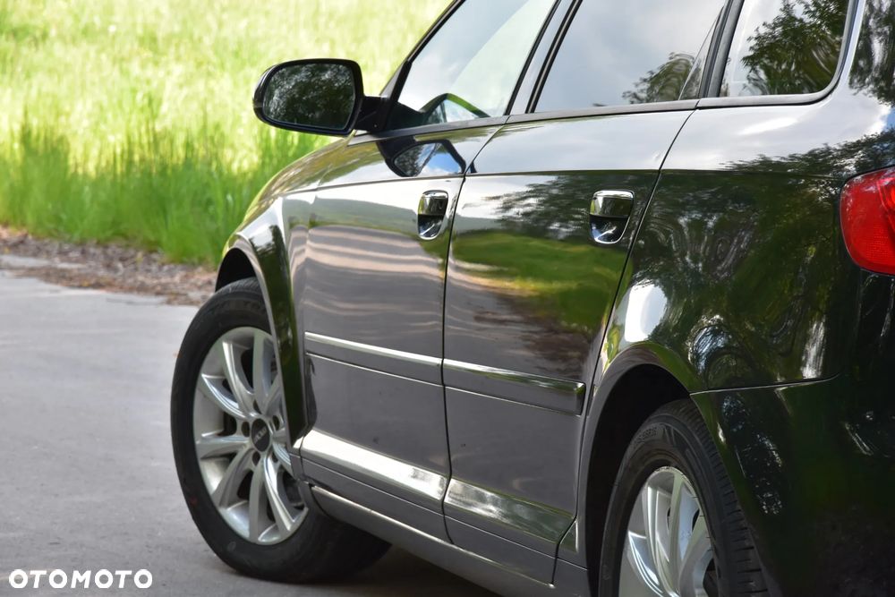Audi A3 Sportback 2.0 TDI DPF quattro Attraction - 5