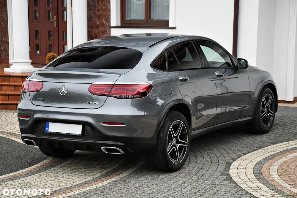 Mercedes-Benz GLC 200 4Matic 9G-TRONIC AMG Line - 11