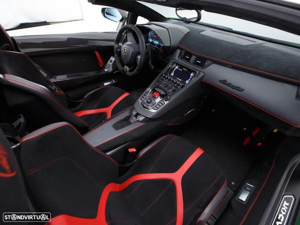 Lamborghini Aventador SVJ - 11
