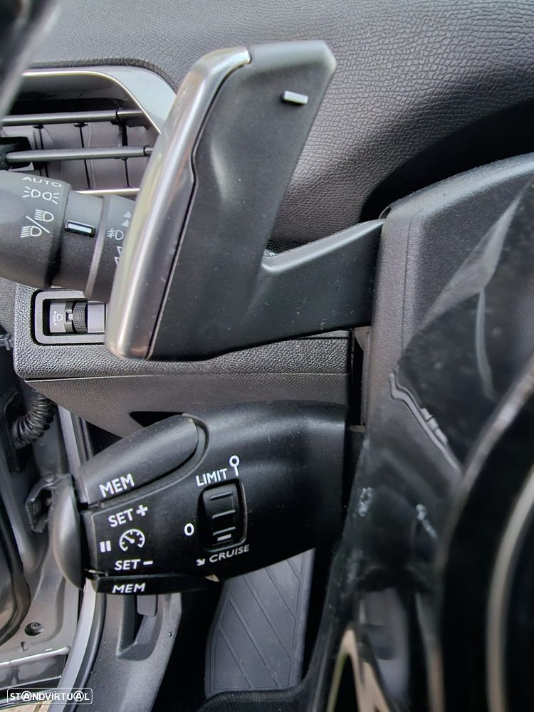 Peugeot 5008 PureTech 130 EAT8 Stop & Start Allure - 18