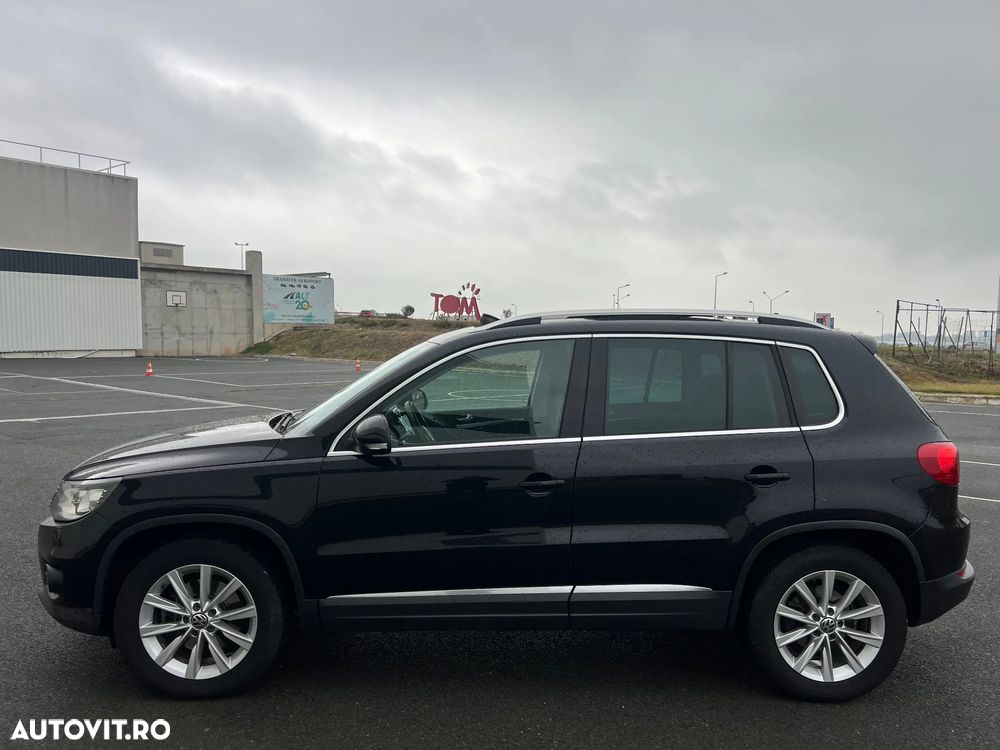 Volkswagen Tiguan 2.0 TDI DPF 4Motion BlueMotion Technology DSG Lounge Sport & Style - 9