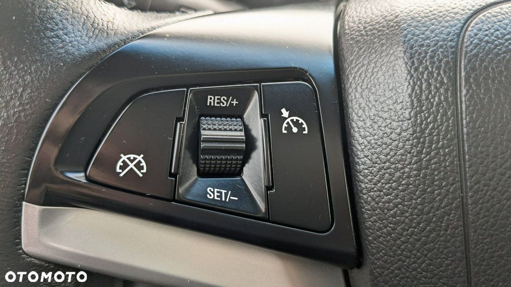 Chevrolet Cruze - 30