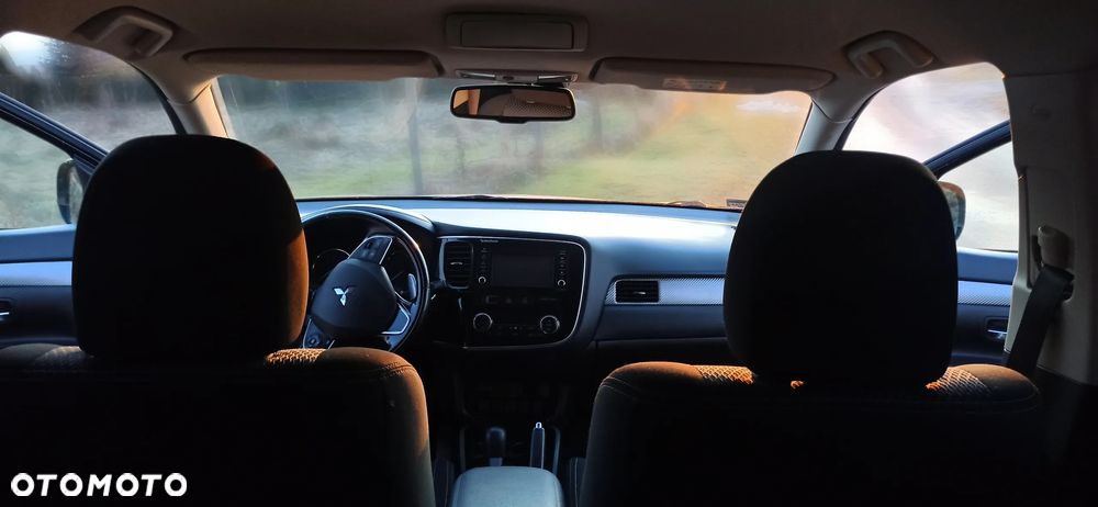 Mitsubishi Outlander 2.0 Intense 4WD CVT - 9