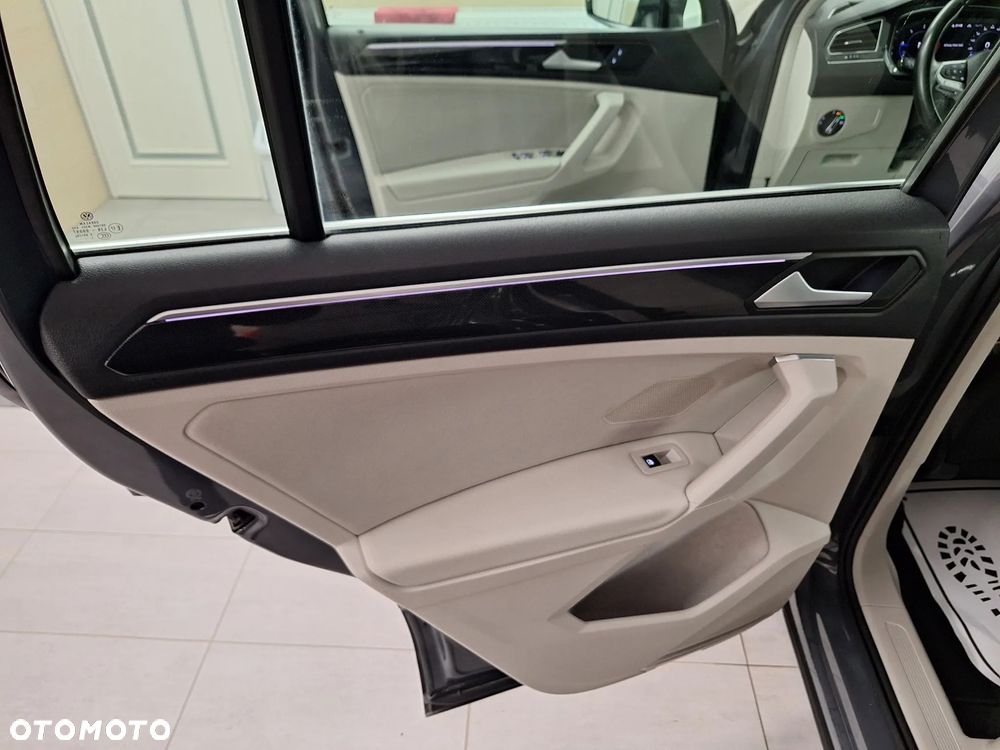 Volkswagen Tiguan 2.0 TDI SCR 4MotION DSG Elegance - 23