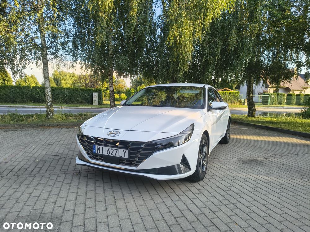 Hyundai Elantra 1.6 Executive CVT - 3