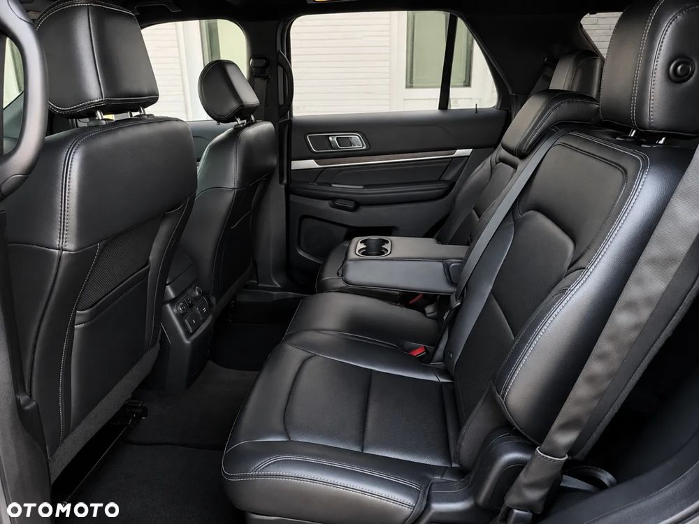 Ford Explorer - 16