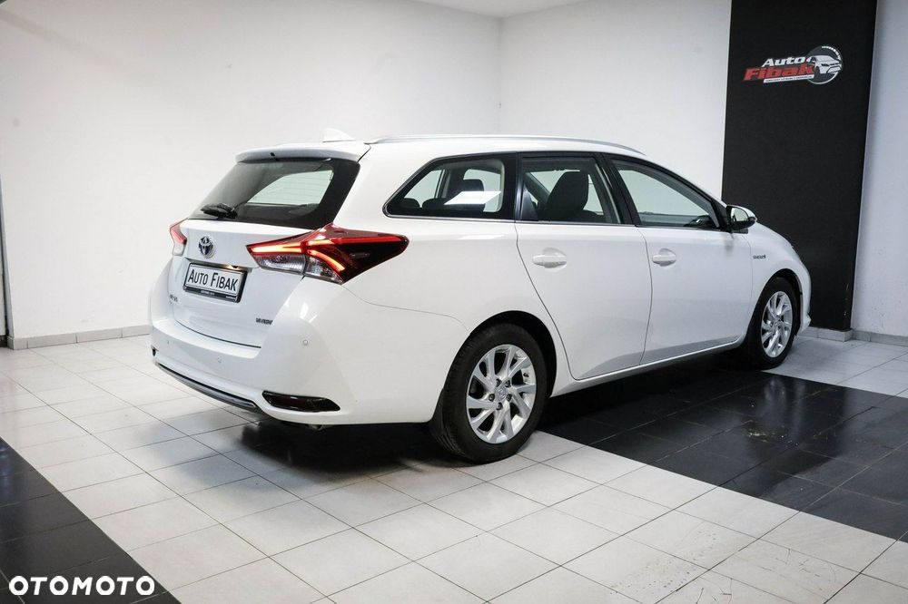 Toyota Auris - 12