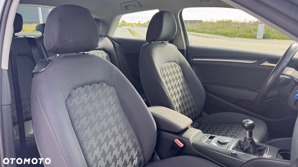 Audi A3 3-drzwiowe 1.4 TFSI Attraction - 35