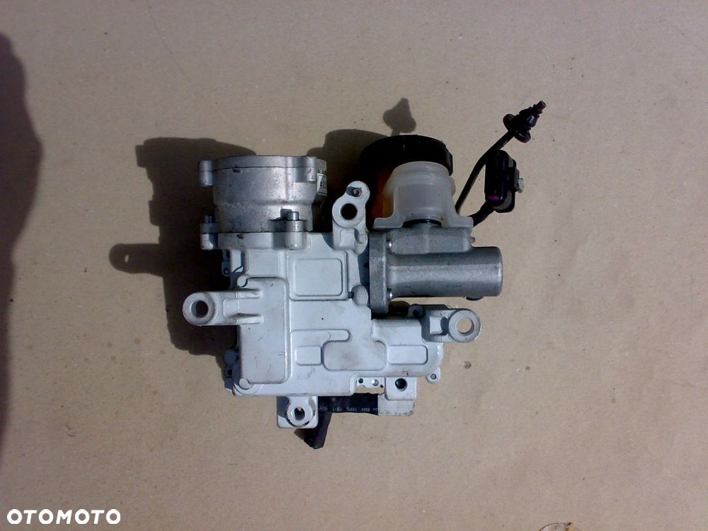 hyundai i30 iii 2020 - 1.6crdi 48v pompa sprzęgła - 2