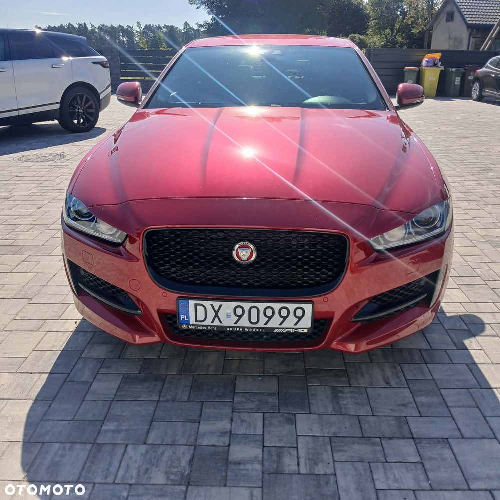 Jaguar XE 2.0 D AWD Prestige - 4