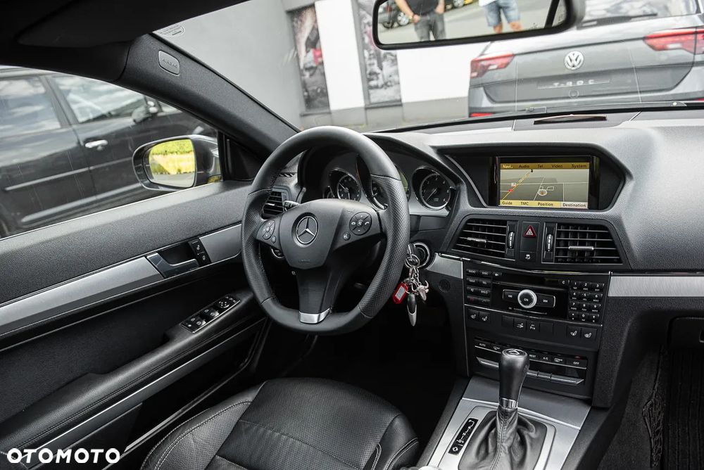 Mercedes-Benz Klasa E 350 CDI DPF Coupe BlueEFFICIENCY 7G-TRONIC Avantgarde - 29