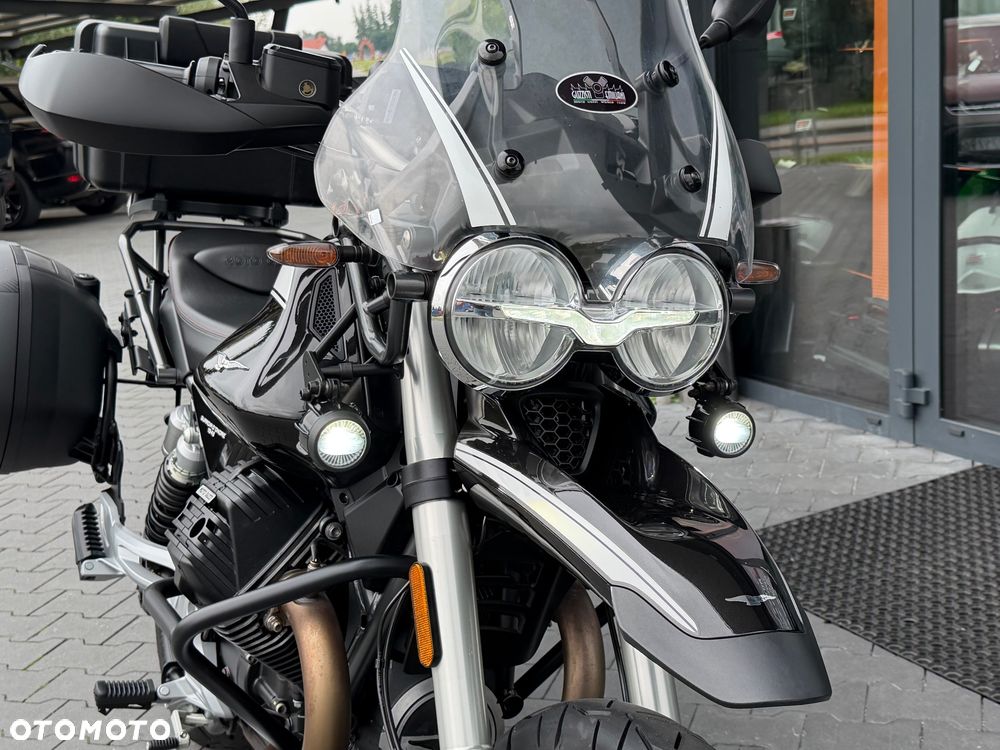 Moto Guzzi V85 - 24