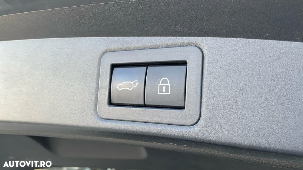 Toyota Corolla 1.8 HSD Exclusive interior Negru - 34