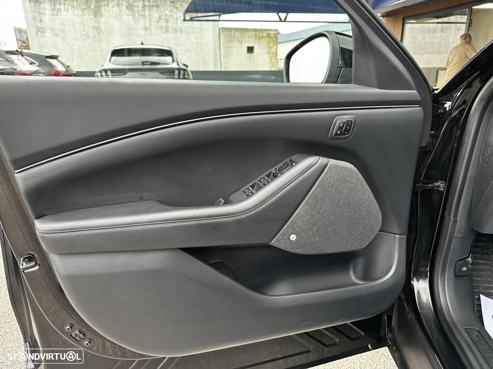 Ford Mustang Mach-E Standard - 22