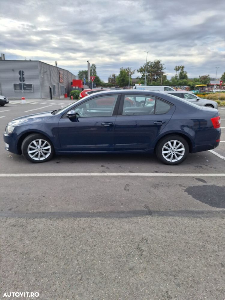Skoda Octavia 2.0 TDI STYLE DSG - 5
