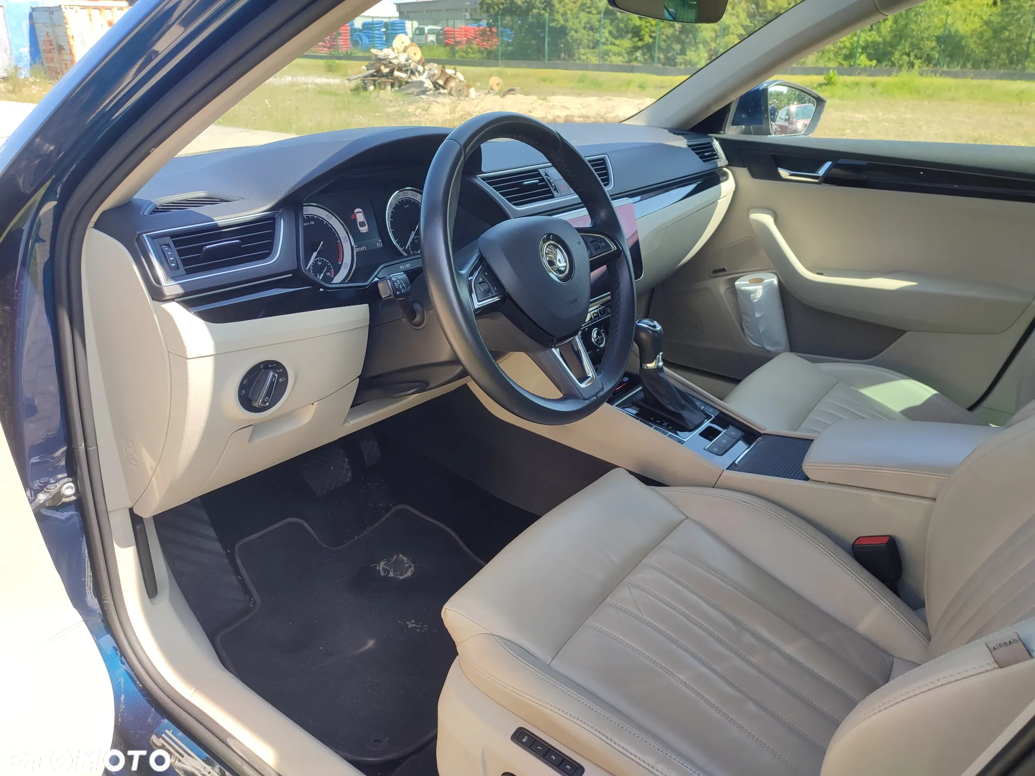 Skoda Superb 2.0 TDI 4x4 L&K DSG - 10
