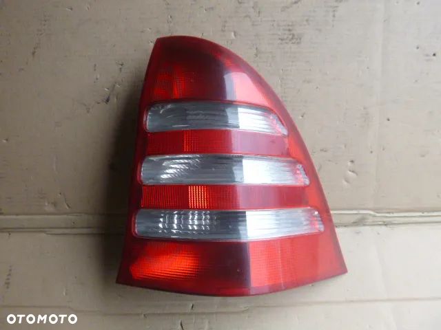 LAMPA PRAWY TYŁ PRAWA TYLNA MERCEDES C KLASA W203 KOMBI - 1