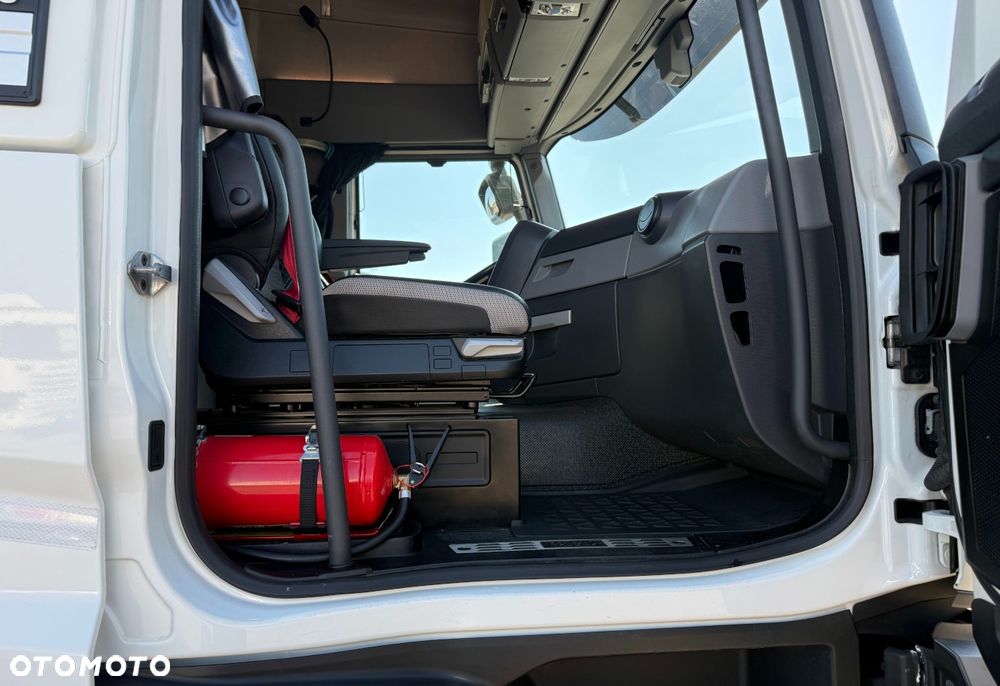 Renault T 440 / CHŁODNIA / SCHMITZ / WINDA / 6×2 /  21 EUROPALET / SYPIALKA / 3 OSIE / 13 LITROWY  SILNIK /  PRZEBIEG 270 TYŚ / ALUSY / AUTOMAT / JAK NOWA / E6 / SPROWADZONA / - 18