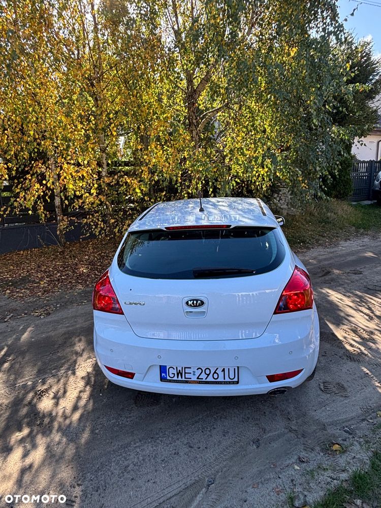 Kia Ceed - 8