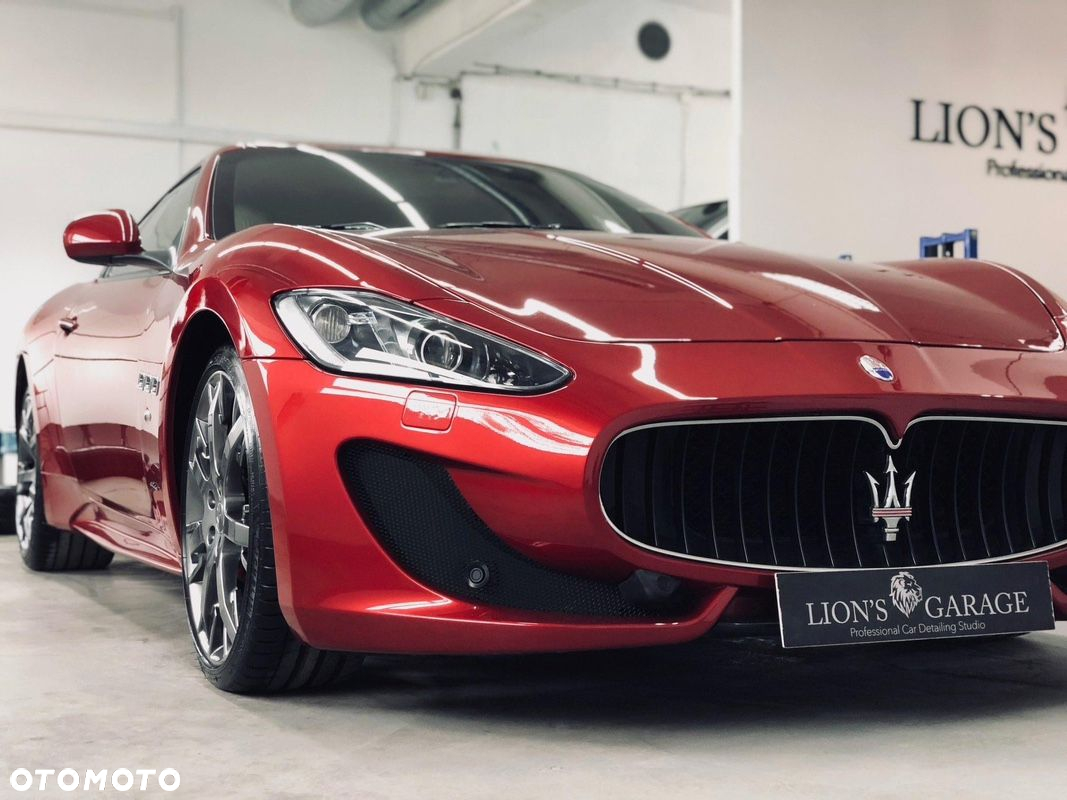 Maserati GranTurismo S Automat - 13
