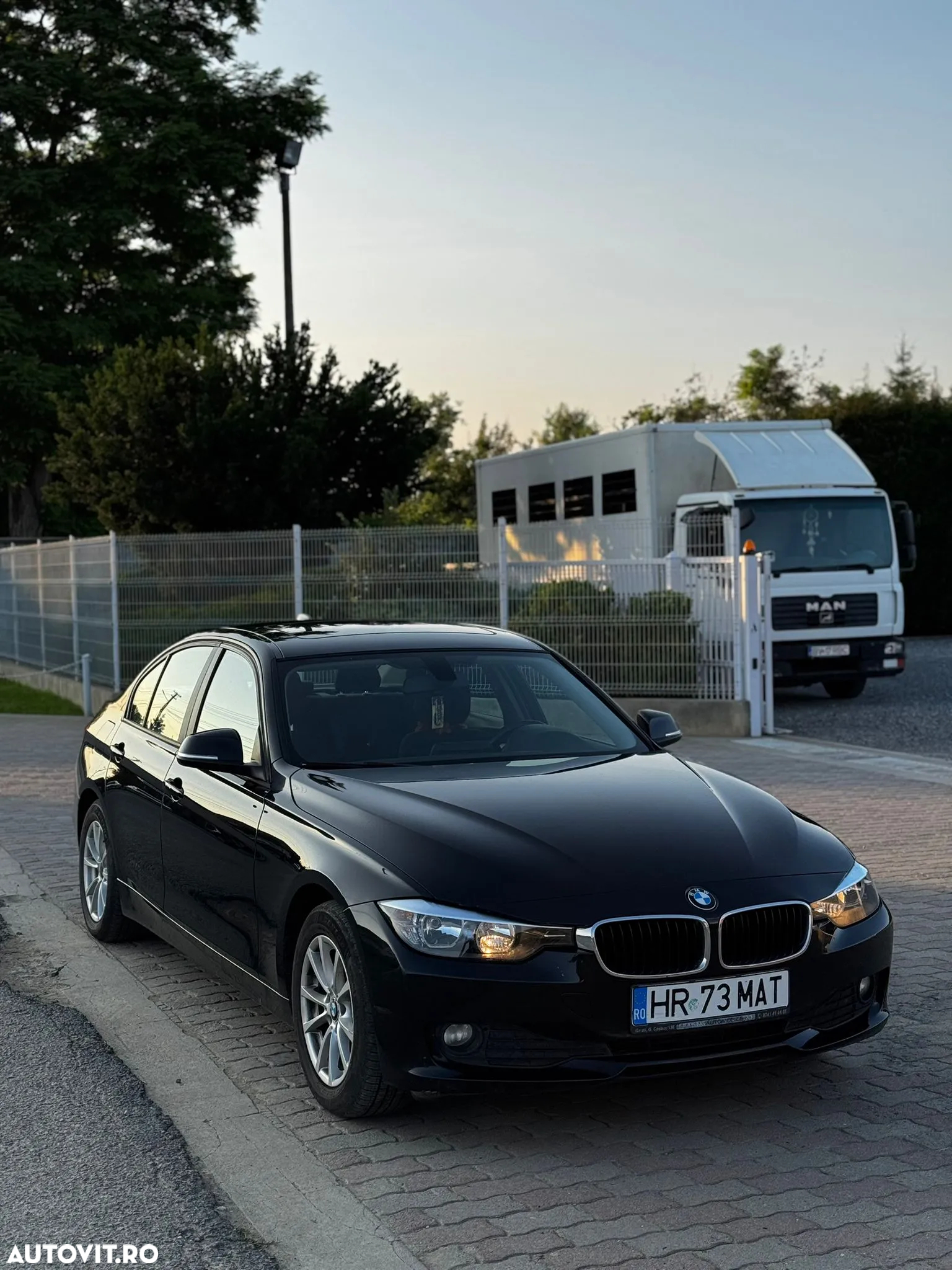 BMW Seria 3 318d - 9