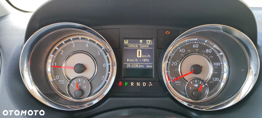 Chrysler Town & Country 3.6 Touring - 16