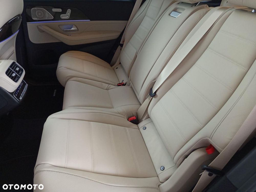 Mercedes-Benz GLS - 11
