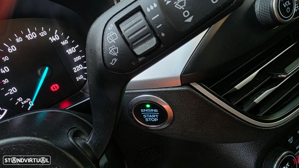 Ford Focus 1.0 EcoBoost Hybrid TITANIUM DESIGN - 33