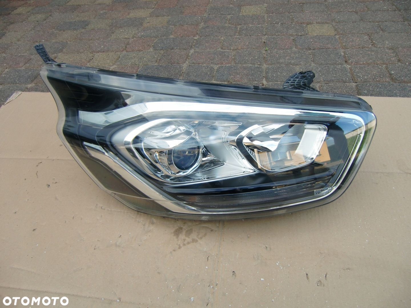 LAMPA PRAWA FORD TRANSIT CUSTOM LIFT SOCZEWKA LED EUROP - 1