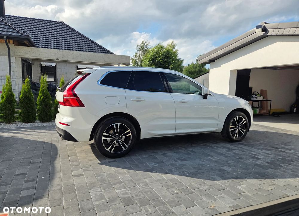Volvo XC 60 T4 Momentum - 1