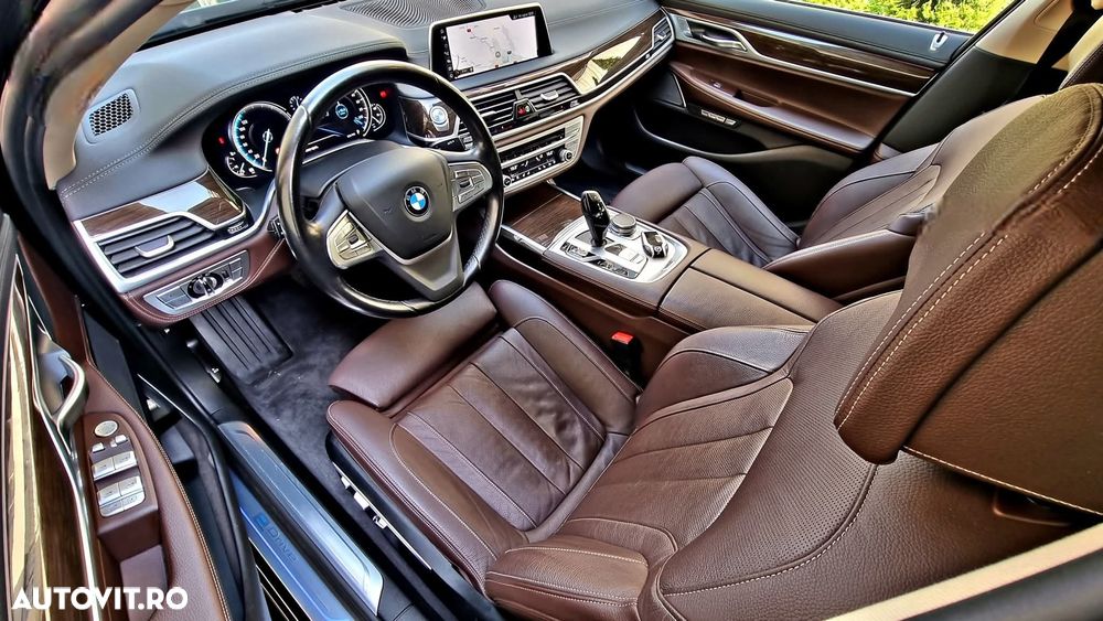 BMW Seria 7 740i - 18